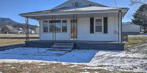 107 Ruby Avenue
