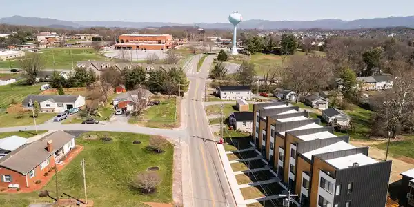 Image 3: EmilyandTylerDrone-5