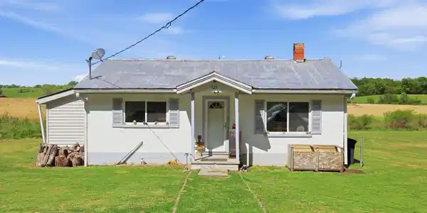 525 Matthews Lane