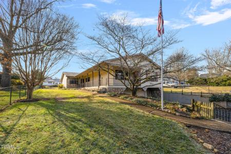 536 Mayfield Avenue