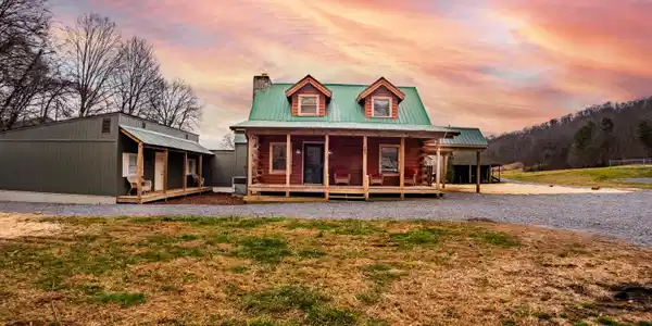 261 Eedmont Court