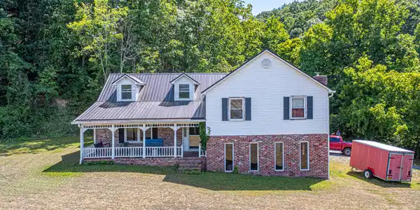 1452 Highway 19e