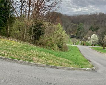 13 Highland Meadows Drive