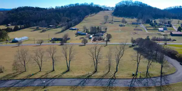 Image 3: 8-10 Aerial Frontal