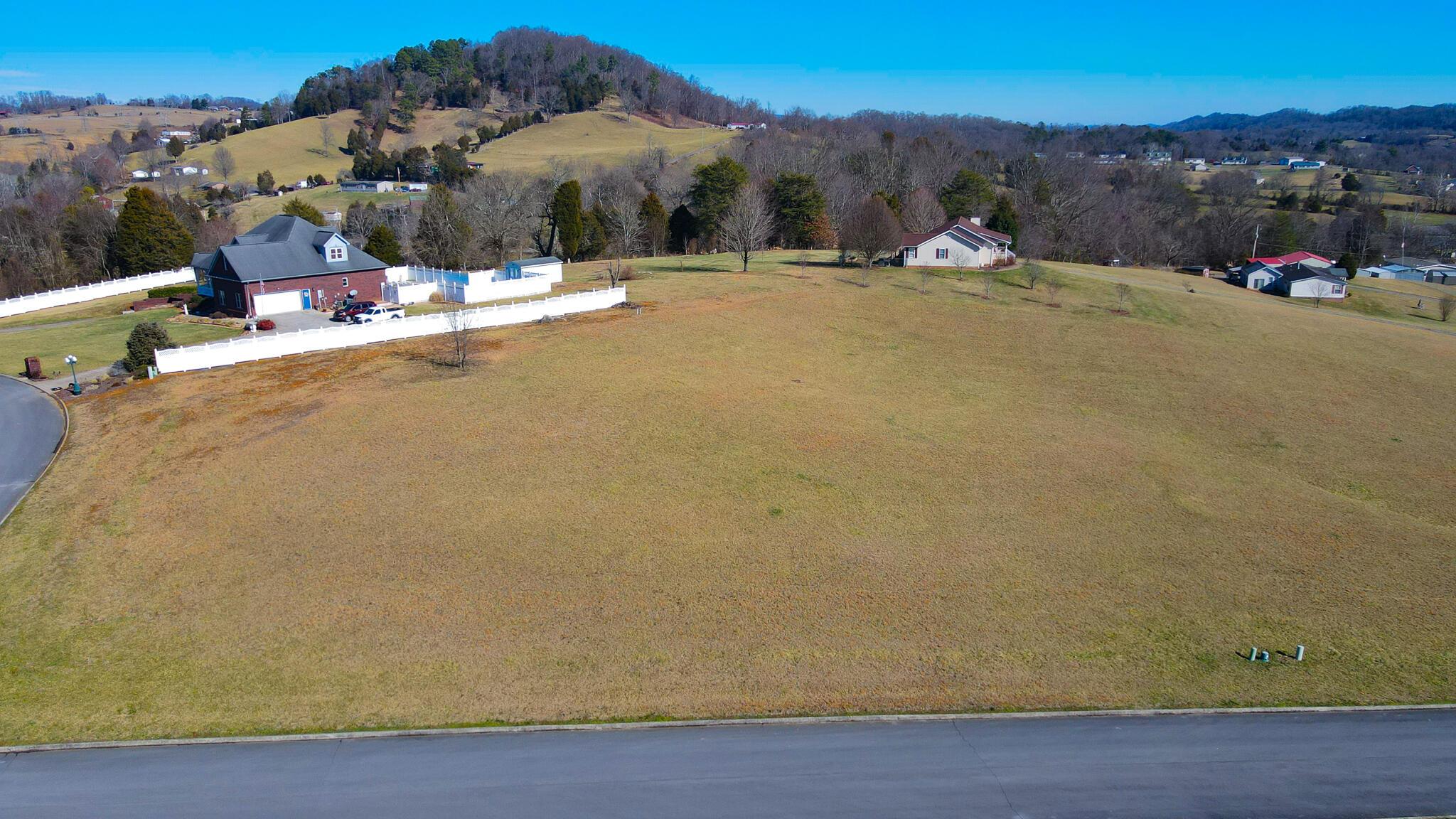 Image 3: 17 Aerial Frontal