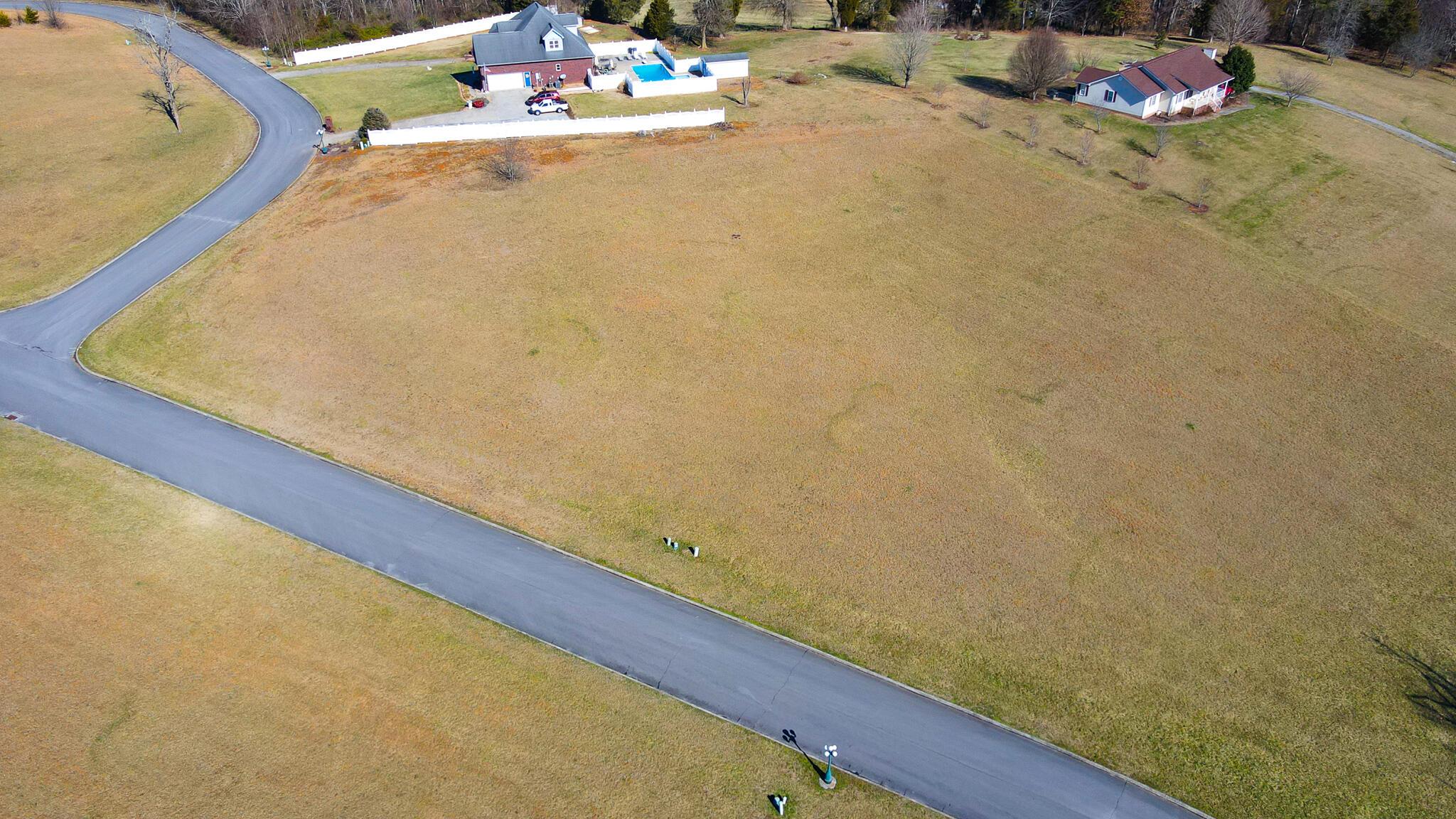 Image 4: 16-18 Aerial