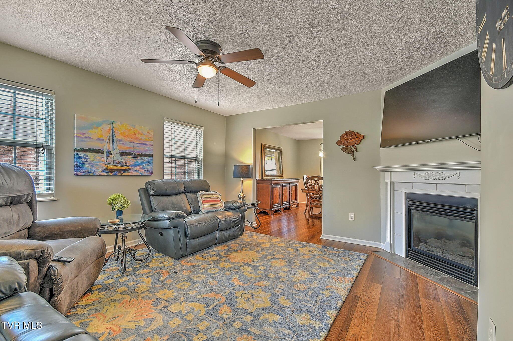 Image 2: 9-web-or-mls-3720 Skyland KK-9