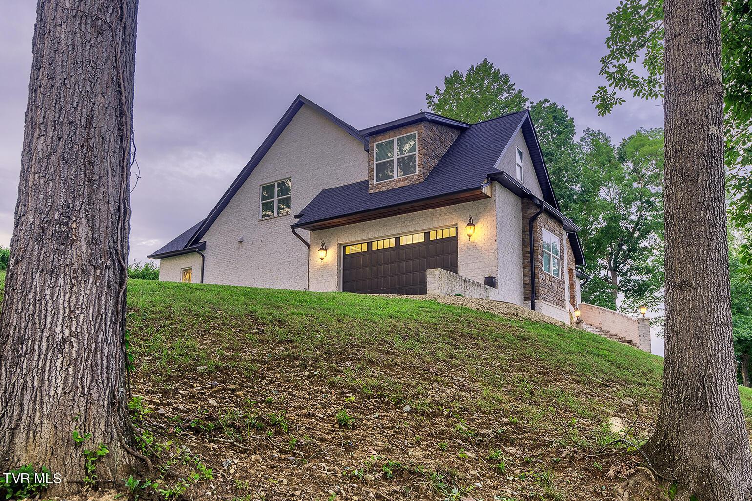 Image 4: Karey-Alison-Drive-Piney-Flats-Exterior_