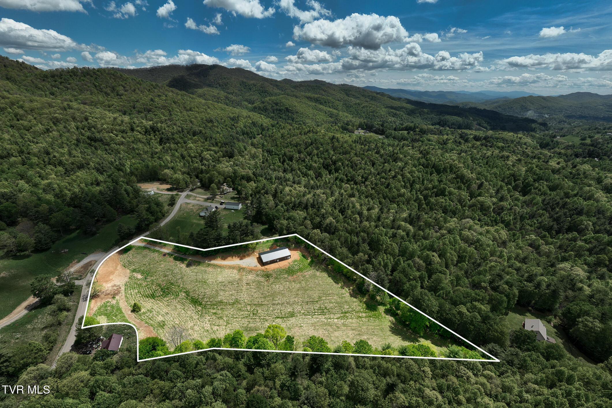 Image 3: 835 Red Brush Road (3 of 60)