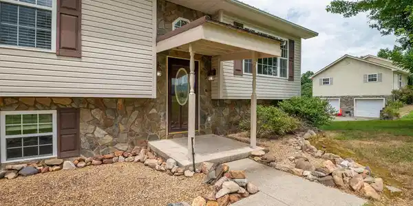 Image 4: Front of the home