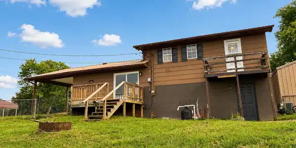 Image 3: 4