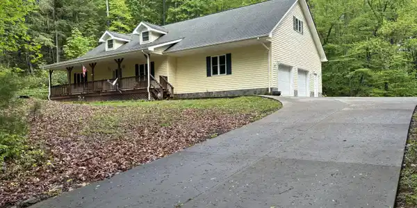 969 Laurelwood Lane