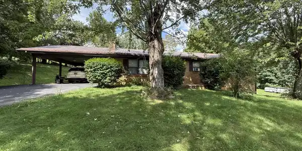 812 Fairview Road