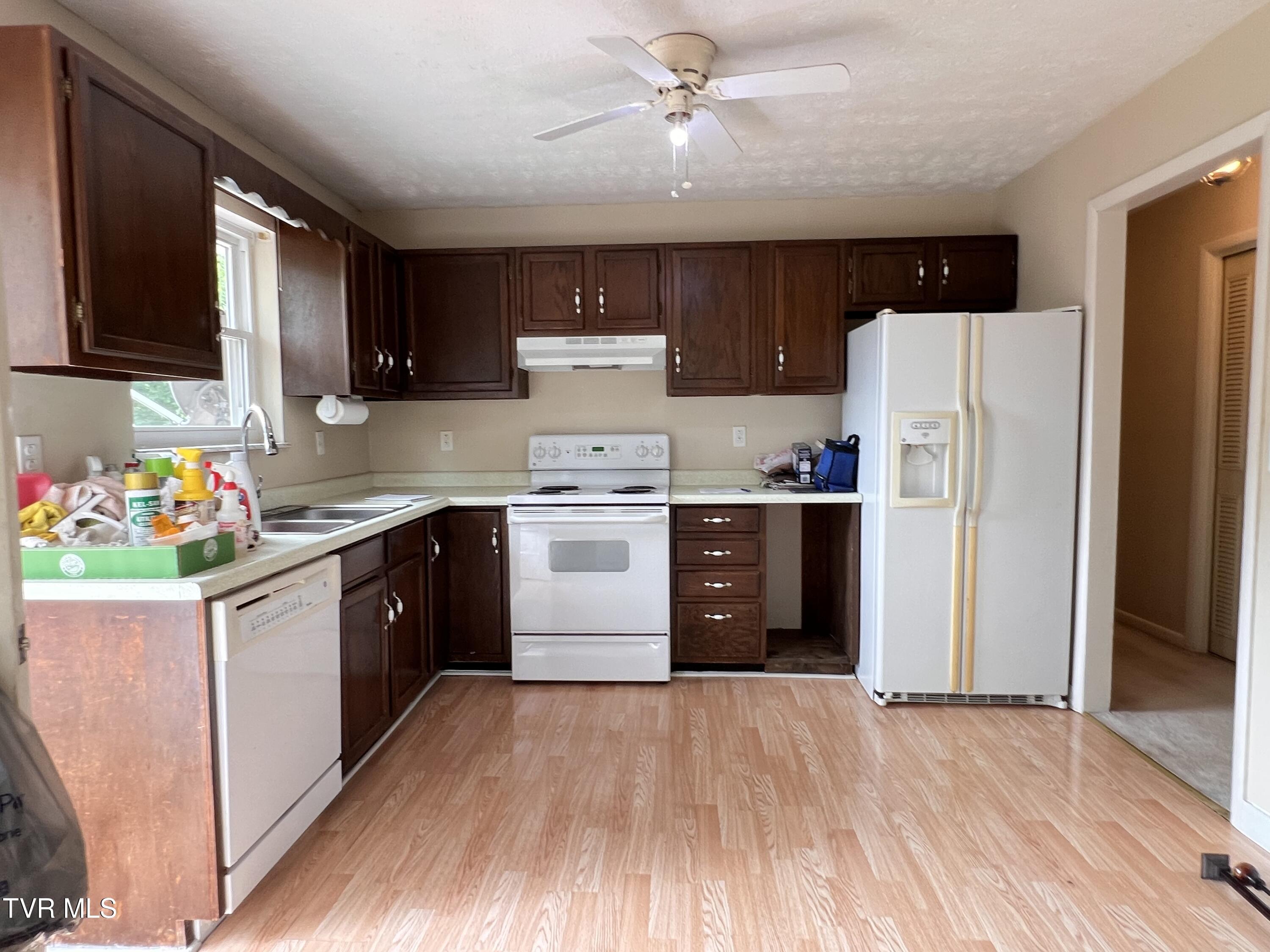 Image 2: 90 VELDT 00227
