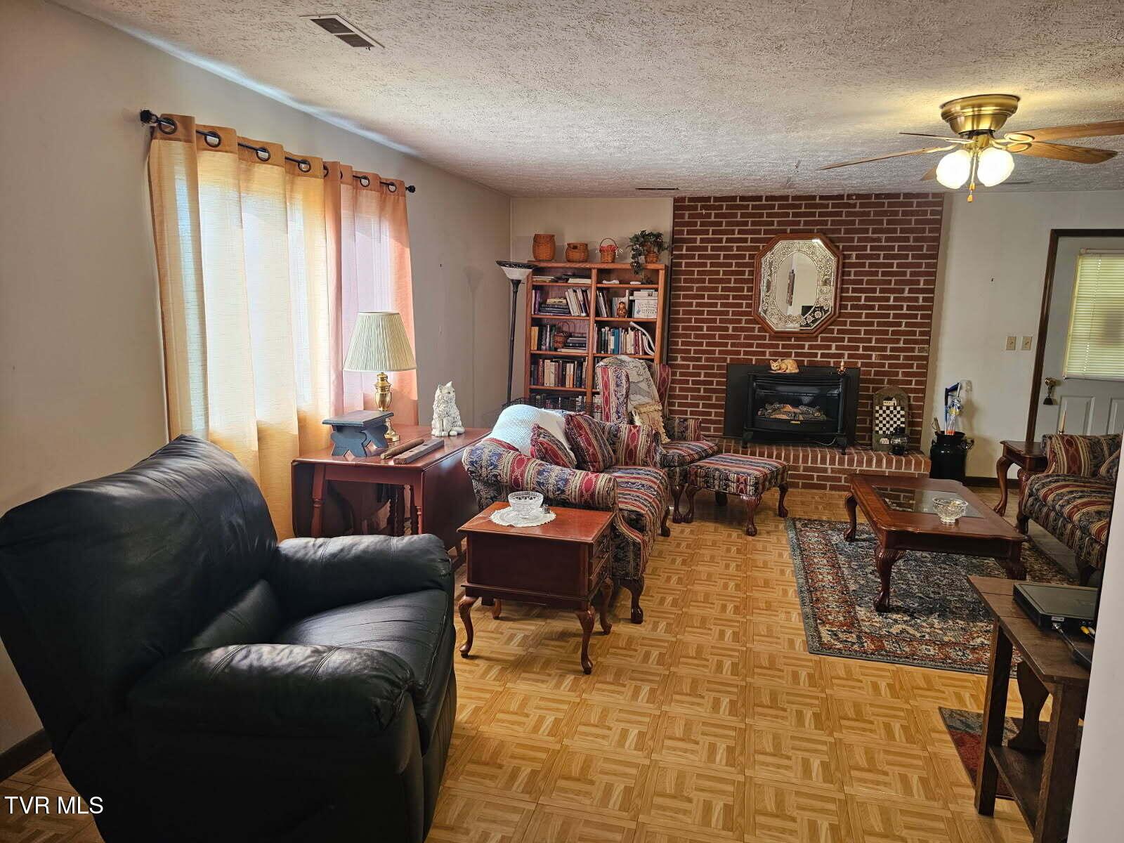 Image 4: 12 (2)