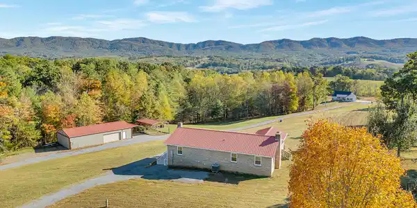 7335 Cedar Creek Road