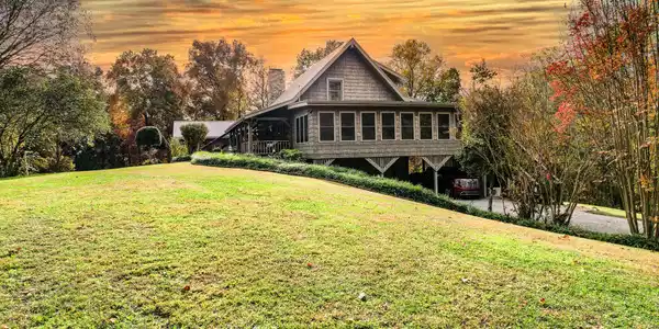 570 Stephen Brooks Road