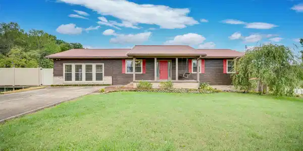 600 Skyview Drive