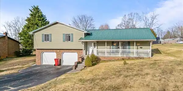 262 Sunny Slopes Drive