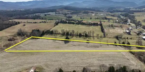 Image 4: pleasant hill aerial