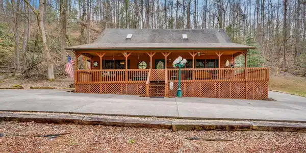 105 Laurel Road