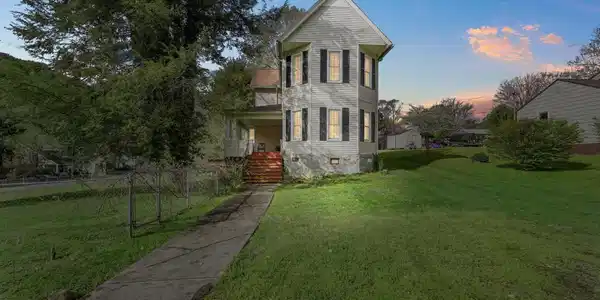118 South 1st Street