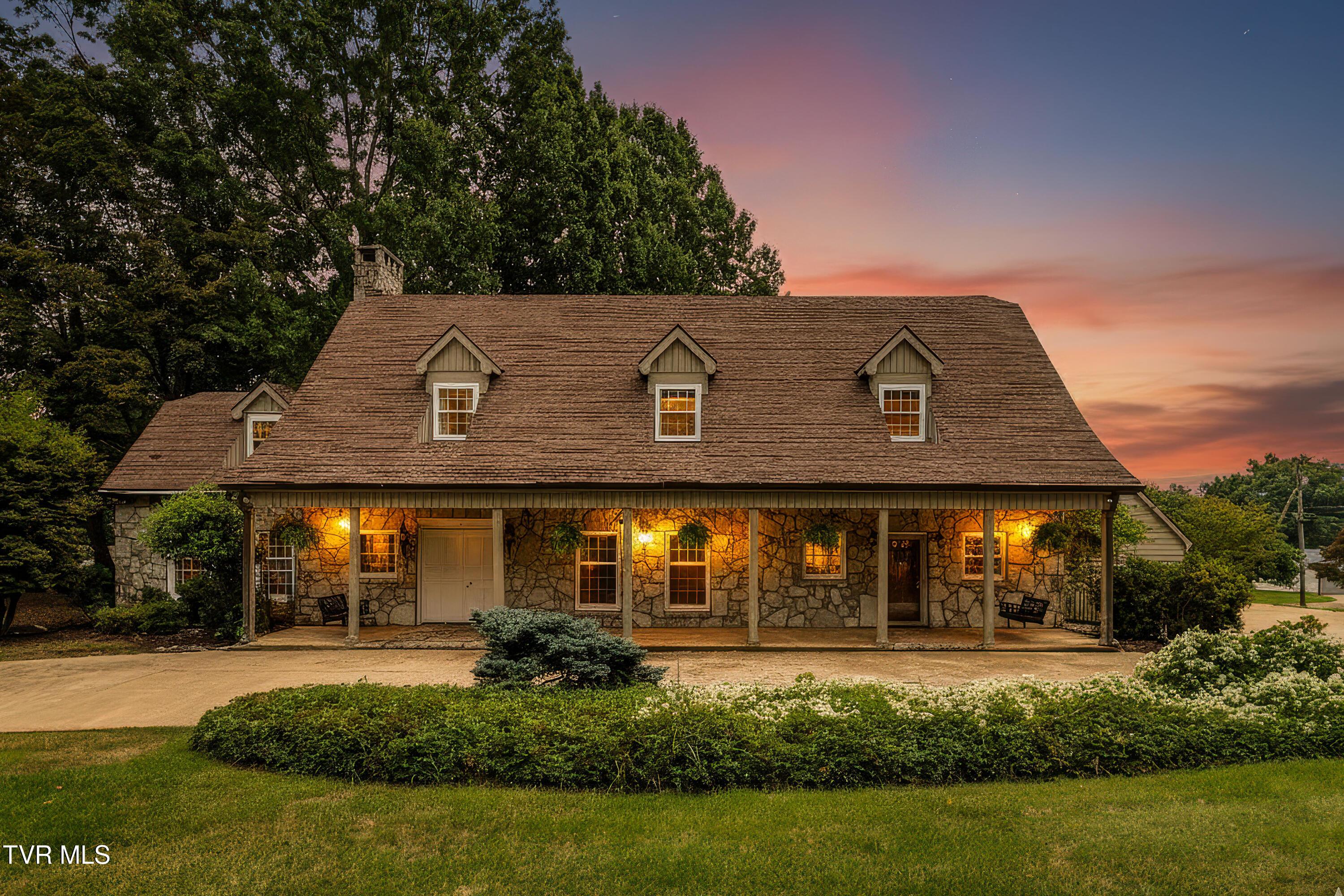 Image 2: 7 Llewellyn Wood Object removal (1 of 63