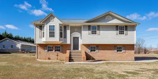 394 Dykes Road