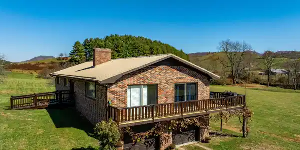 Image 2: 274 Rambo Rd (21 of 124)