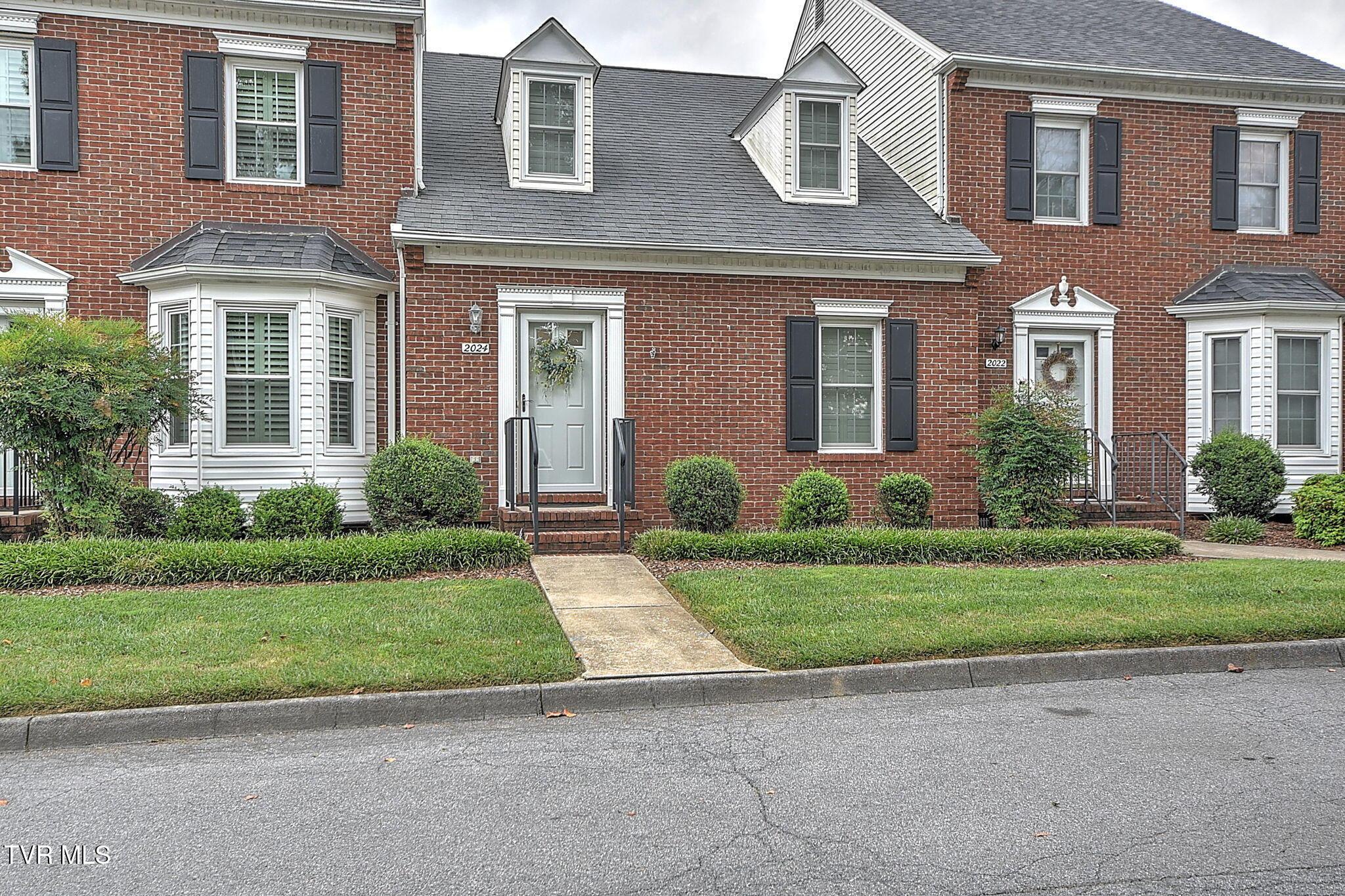 Image 3: 3-web-or-mls-2024 W Manor AH-4