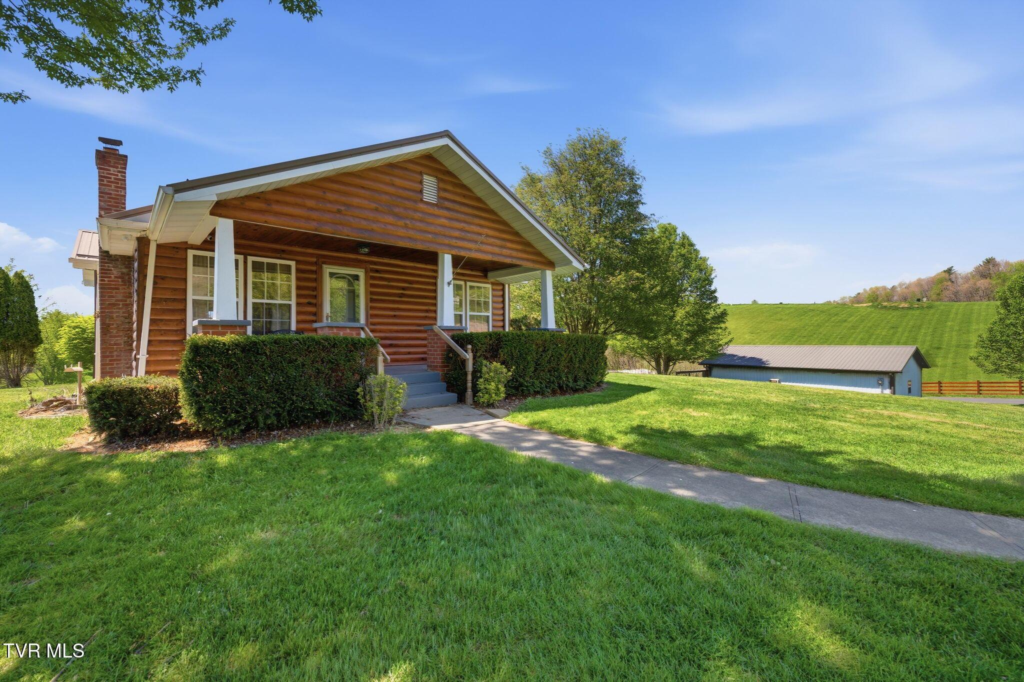 Image 2: 26-web-or-mls-EXT_1642