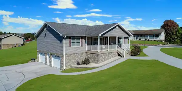 1114 Caleb Ln
