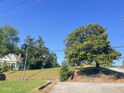124 South Highland Avenue