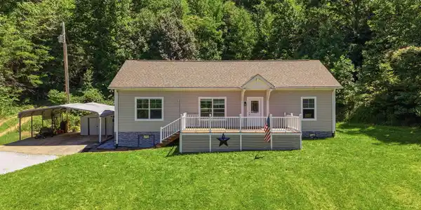 513 Raven Cliff Road