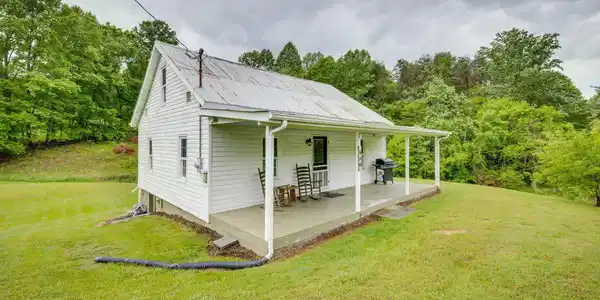 894 Mountain View Road