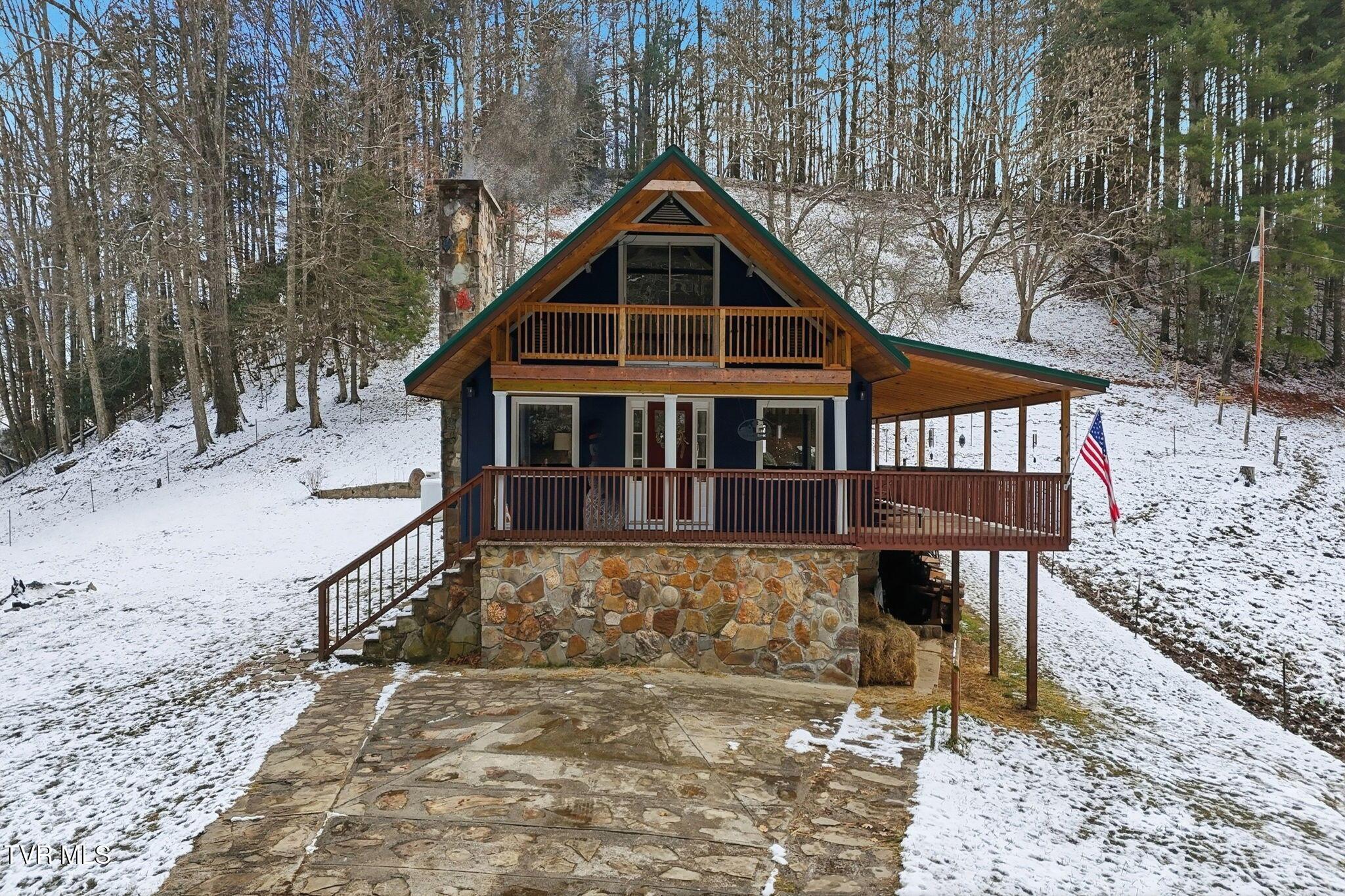 Image 2: 1-web-or-mls-001_DJI_20251213122407_0245