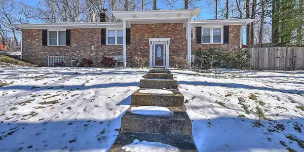 2 Sourwood Court