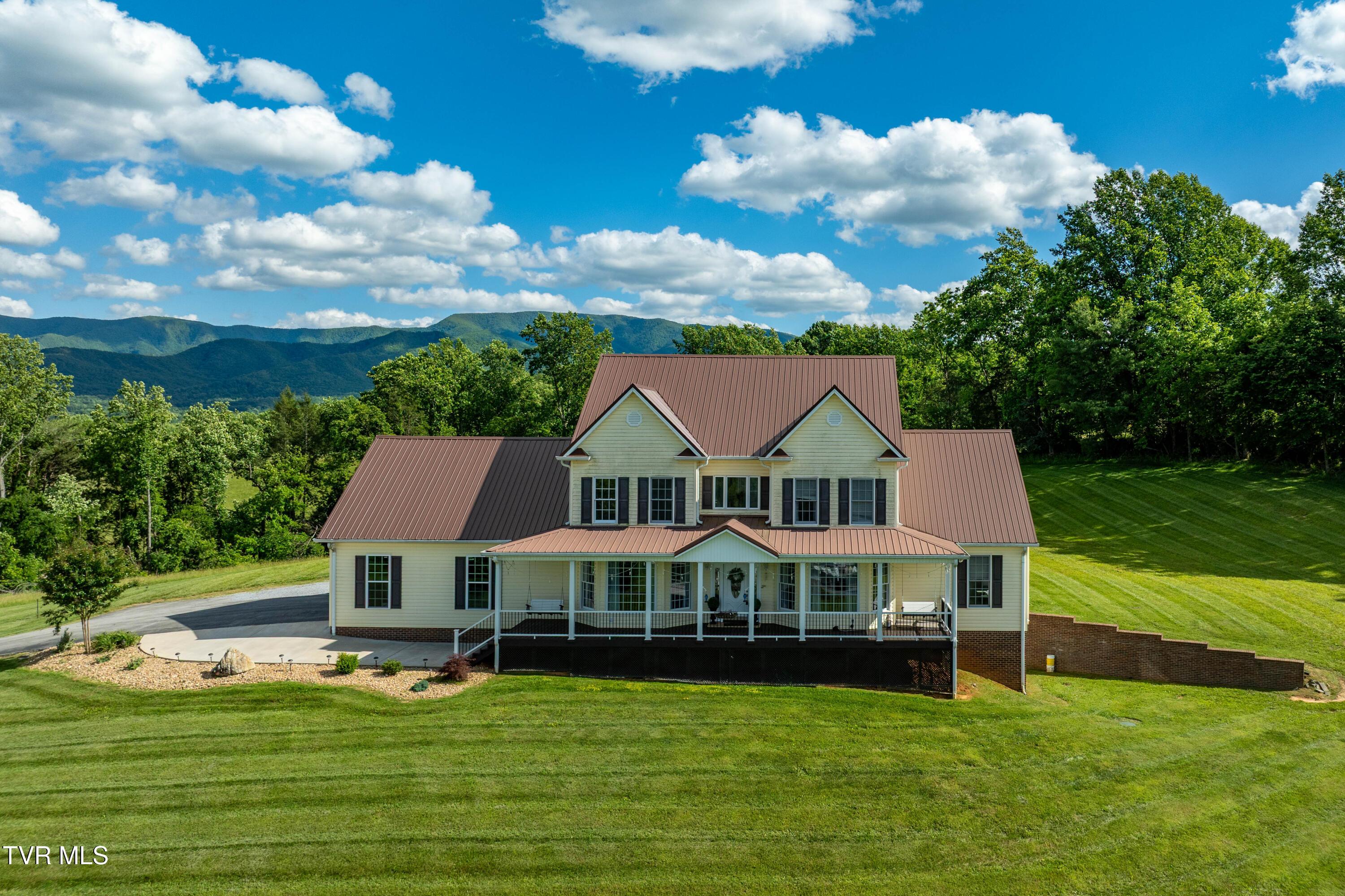 Image 1: 7540 Erwin Hwy (55 of 146)