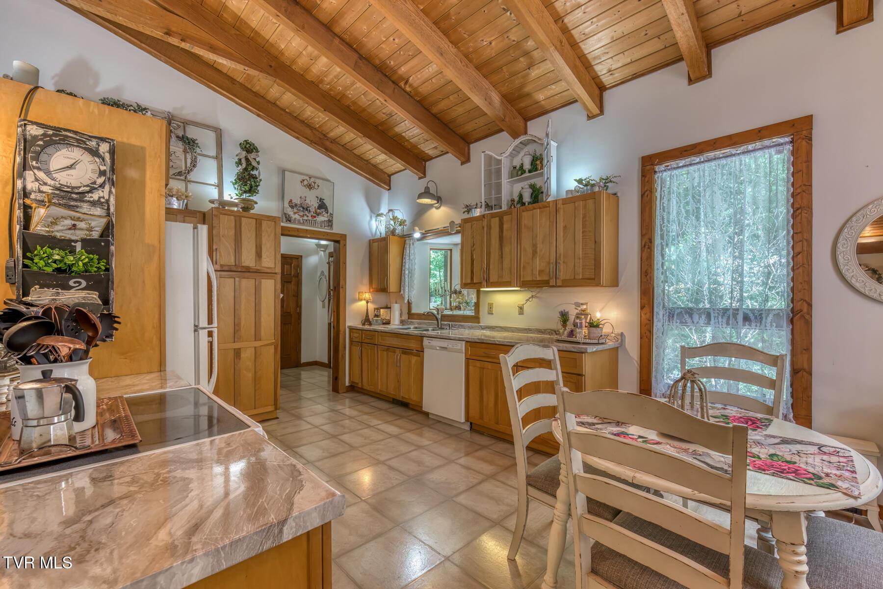 Image 3: 134 Old Church Loop Rd-15