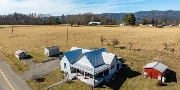 2734 Crackers Neck Road