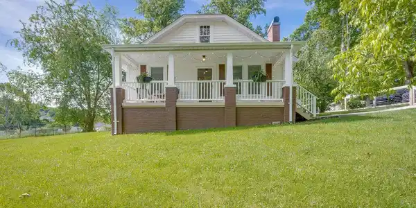 3901 Rocky Hill Lane