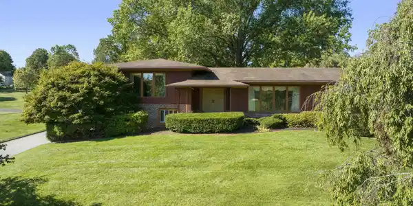 909 Millercrest Drive