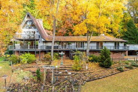 5753 Chestnut Hills Drive
