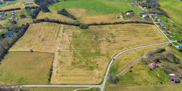 Image 3: 1-web-or-mls-DJI_0309