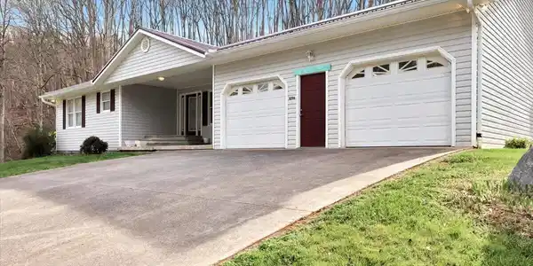 1296 Mountain View Road