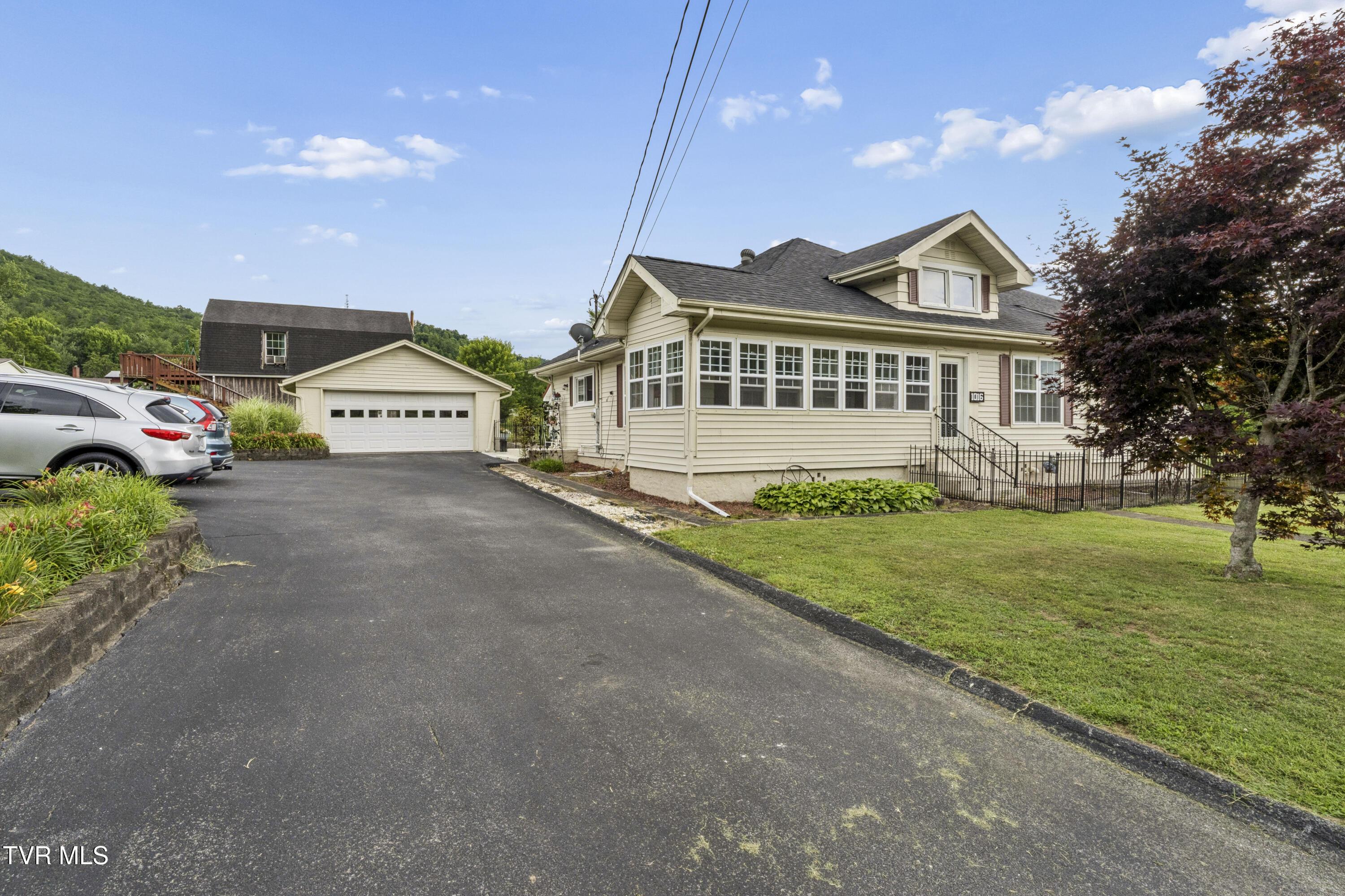 Image 2: RockCreekRd-7