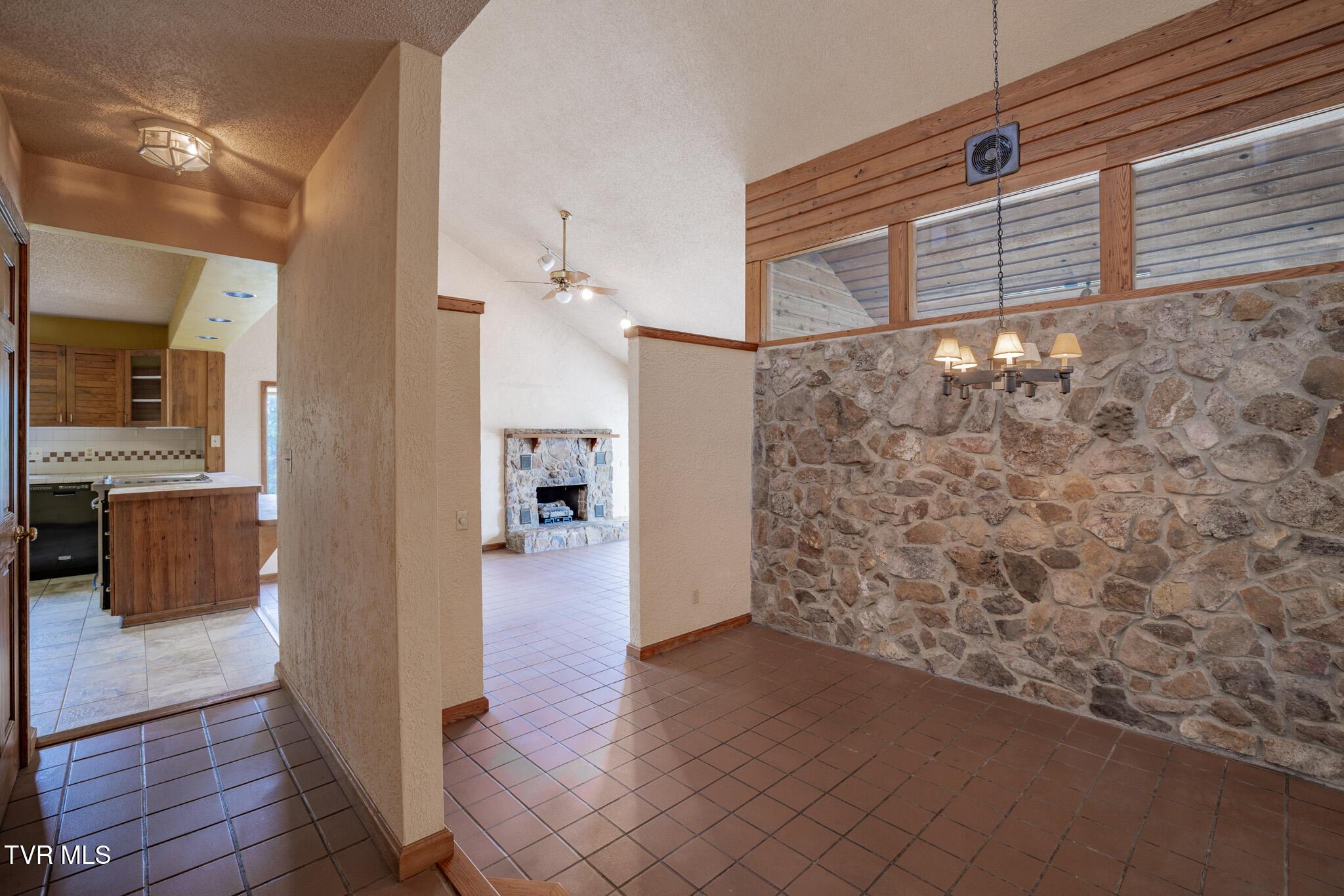 Image 3: 1R9A8033-HDR