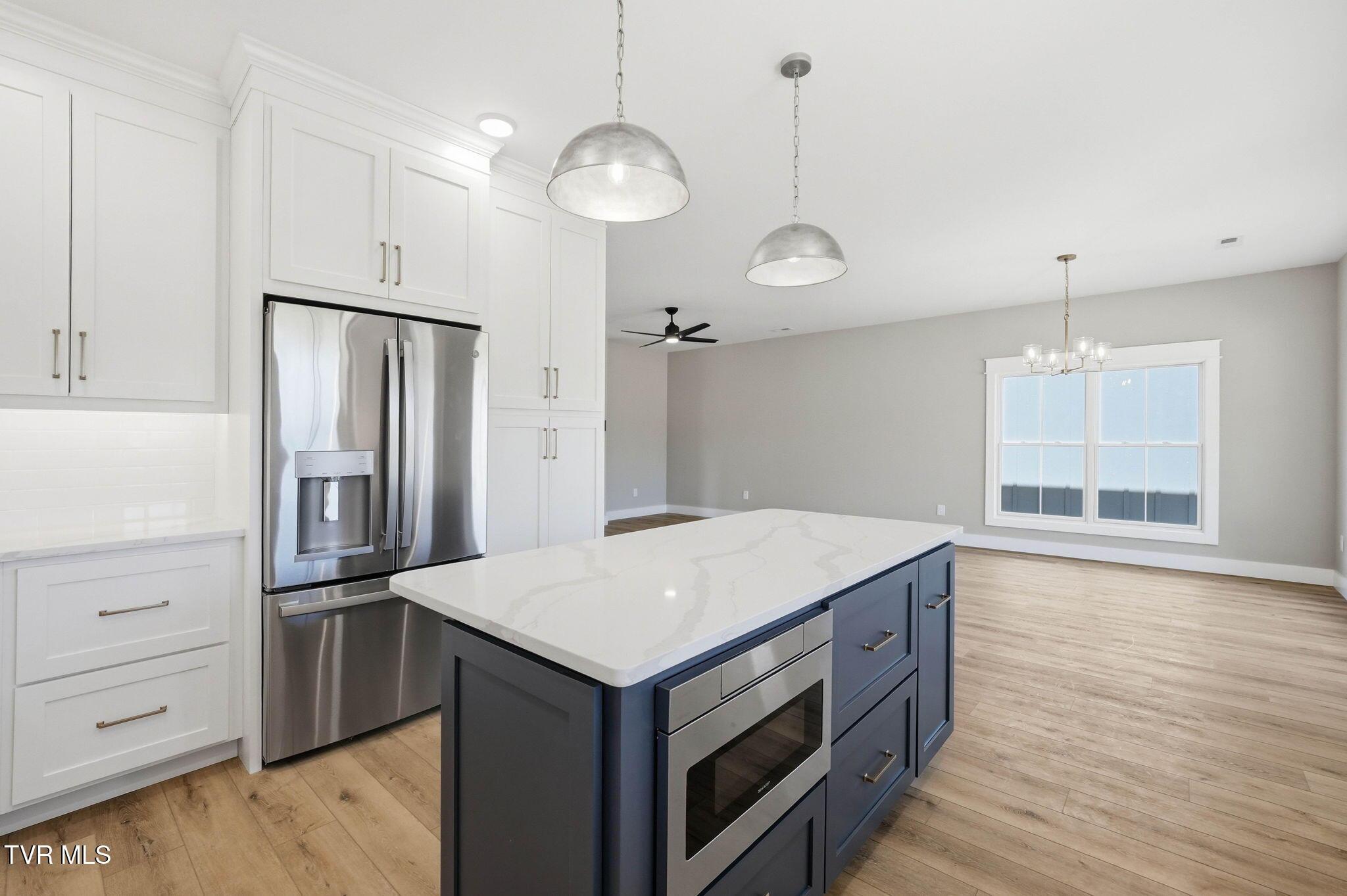 Image 4: 3-web-or-mls-304 Monroe Dr-11