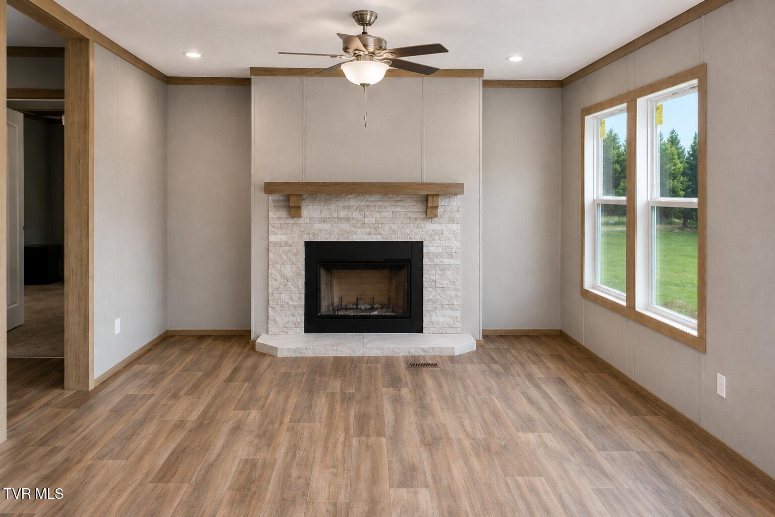 Image 4: living room 3