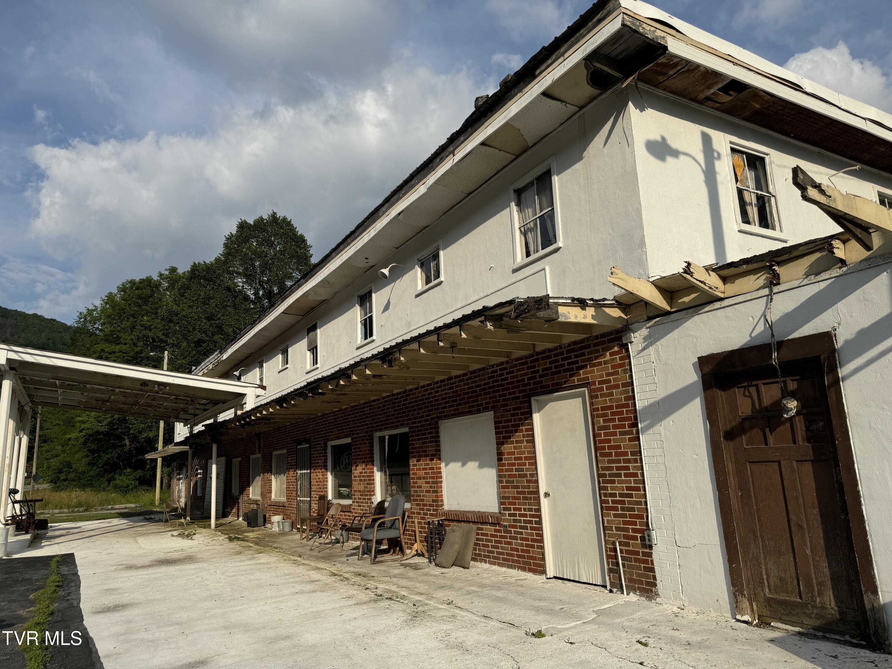 Image 1: Roan Mountain Store